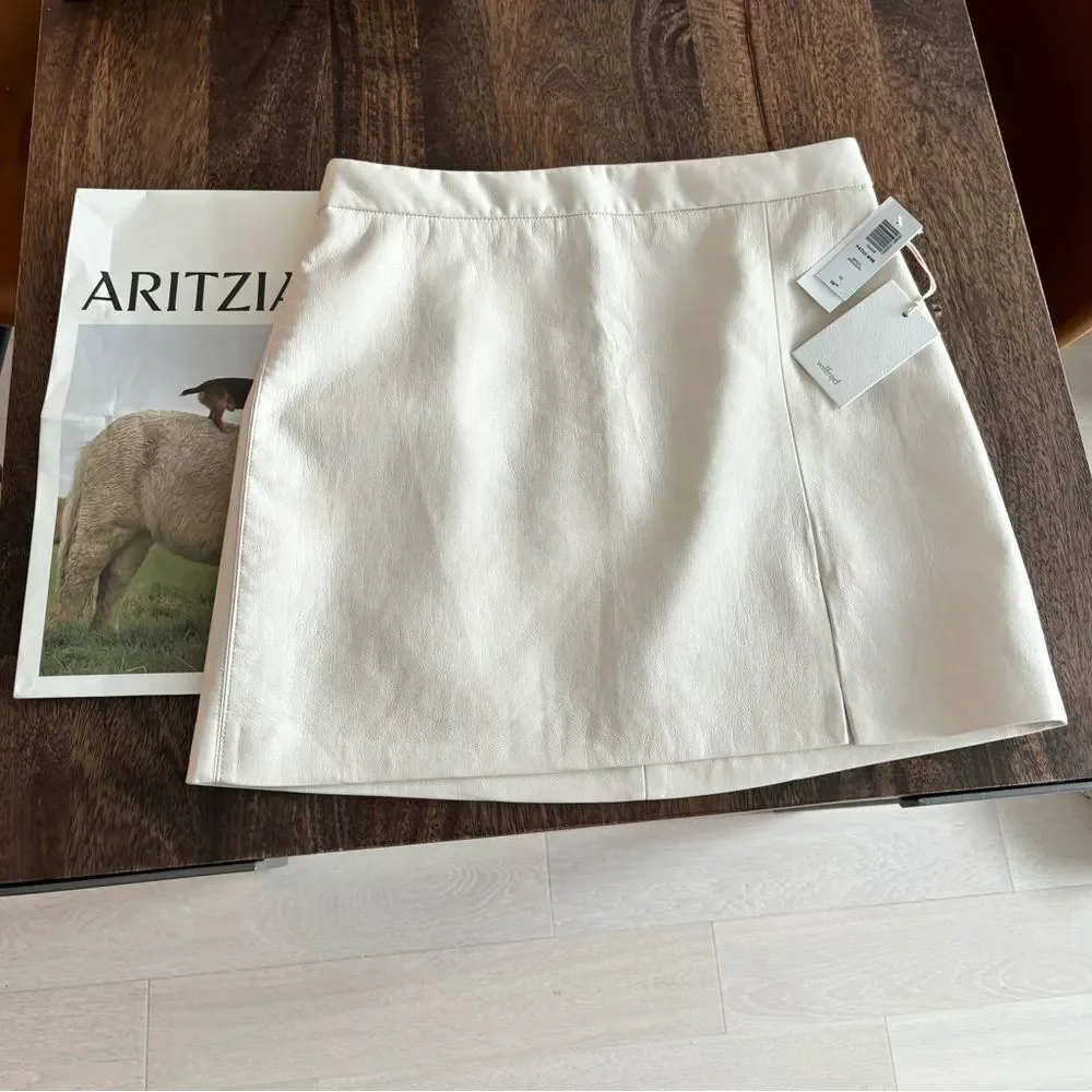 NWT Aritzia Wilfred Tempest / Patio Vegan Leather Mini Skirt in Birch - Picture 5 of 6